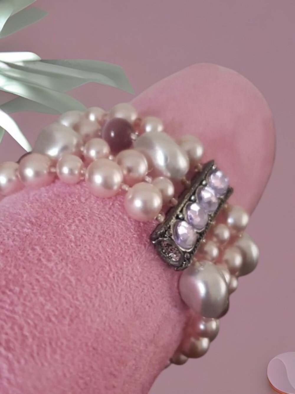 Natural 4 Row Freshwater Pearl Stretch Bracelet w/Lavendar Crystal Accent ✨NWOT✨ - Picture 6 of 8